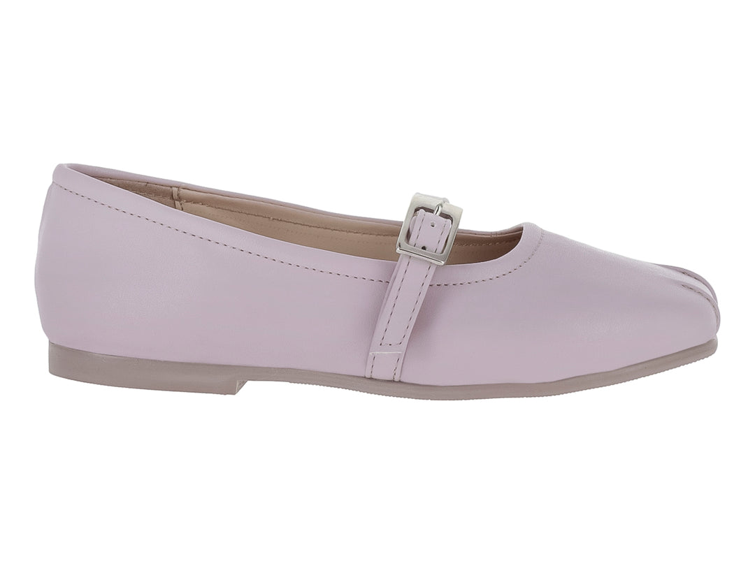 Zapato plano color lila pétalo con correa y hebilla metálica para niña.