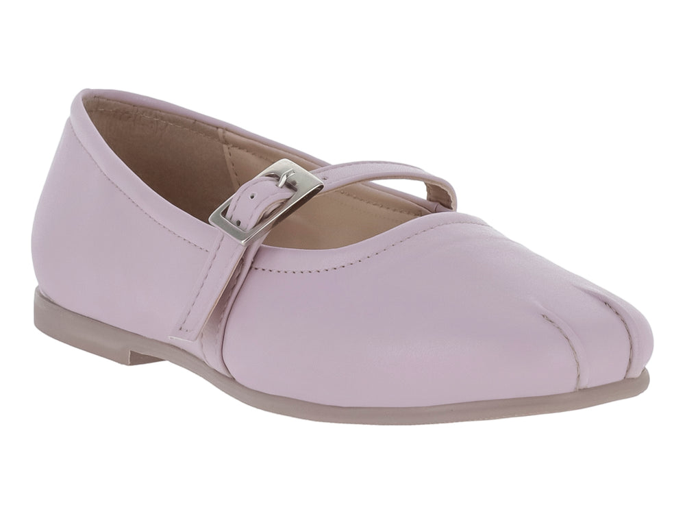 Zapato plano color lila pétalo con correa y hebilla metálica para niña.