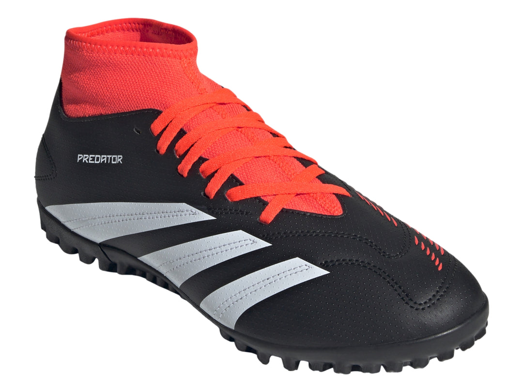 Calzado de fútbol Adidas Predator Club Sock en color negro con detalles y agujetas en rojo semi flash red.