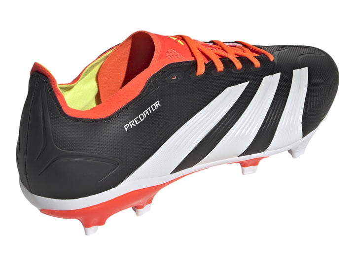 Zapato de fútbol Adidas Predator League en color negro con detalles en rojo y blanco sobre fondo blanco.