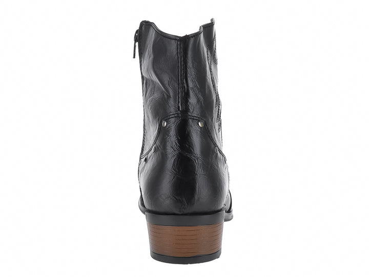 Bota Urban Cowboy color negro con detalles de estoperoles plateados y tacón marrón.