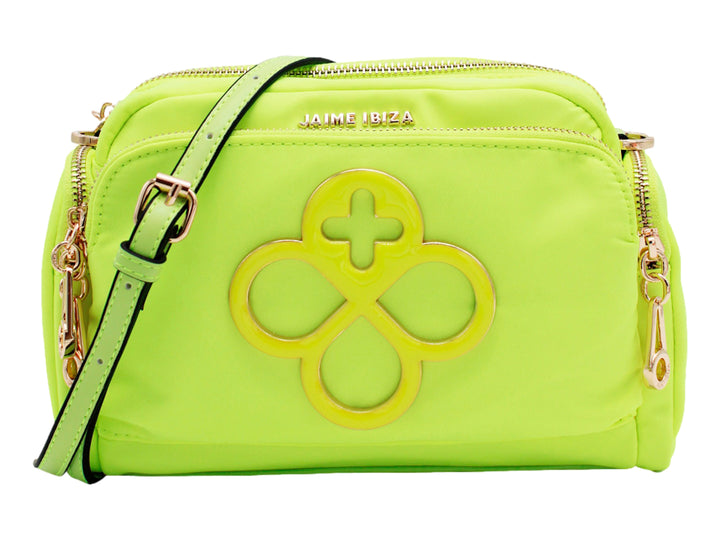 Bolso pequeño de color verde neón con detalles y cierres en tono dorado, marca Jaime Ibiza.