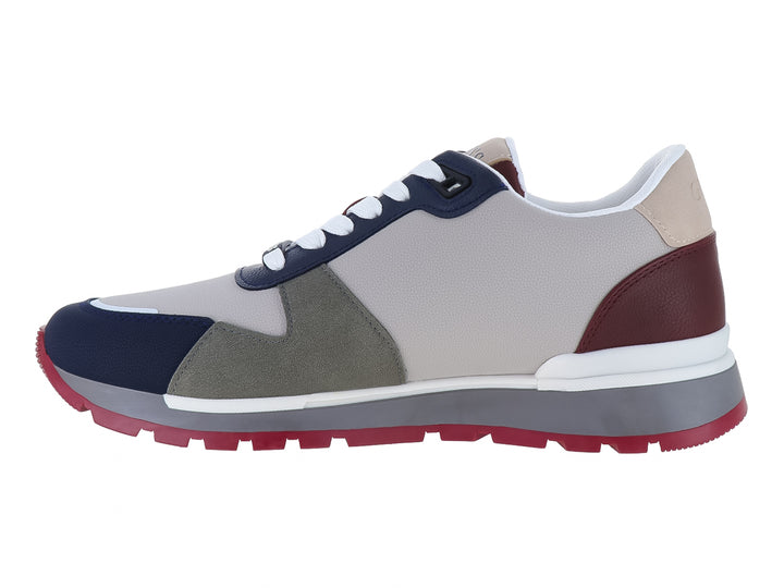 Tenis GUESS deportivos en colores gris, azul y guinda con suela robusta y cordones blancos.