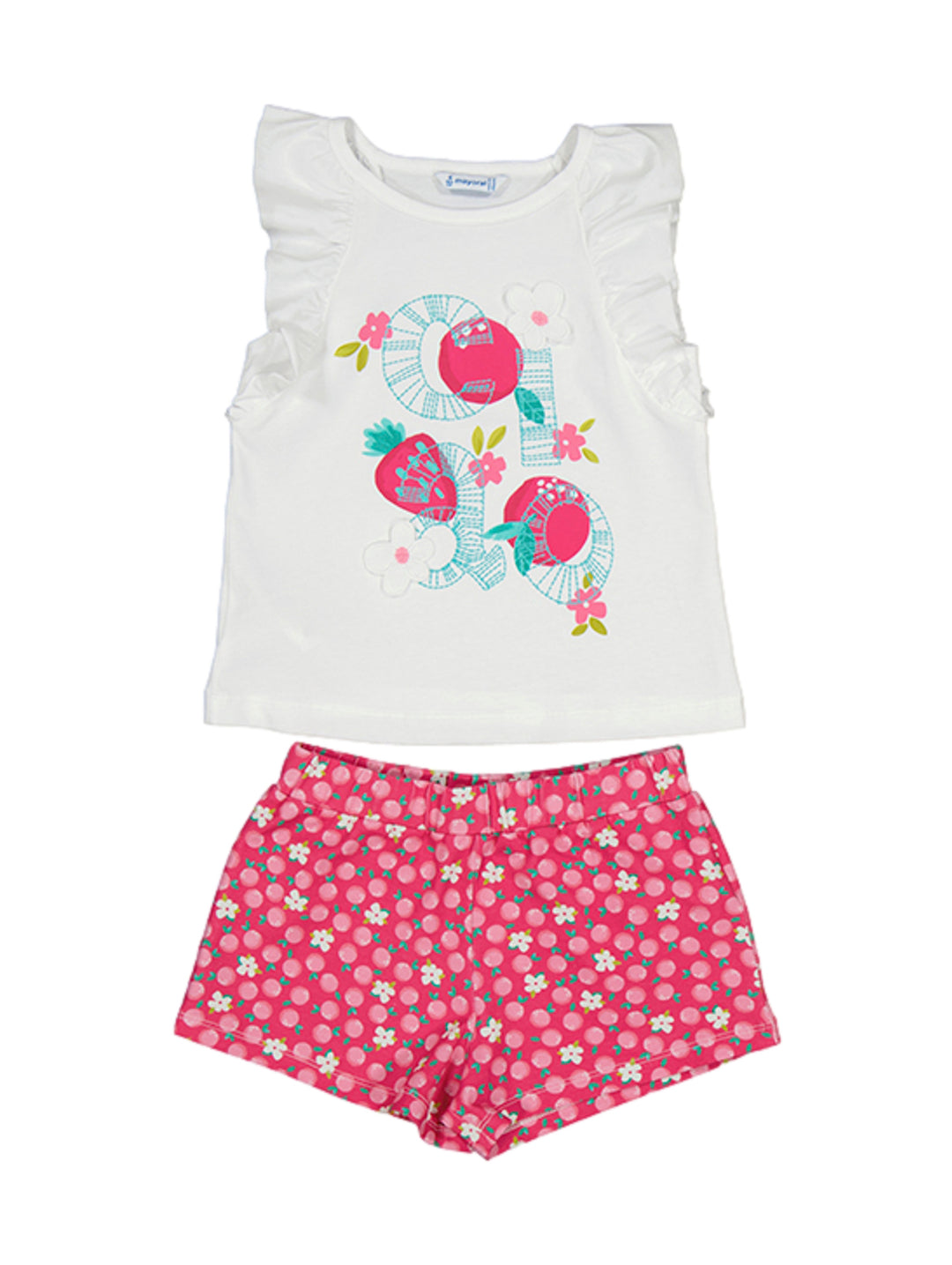 Conjunto para niña Mayoral con camiseta blanca estampada y shorts fucsia con lunares.