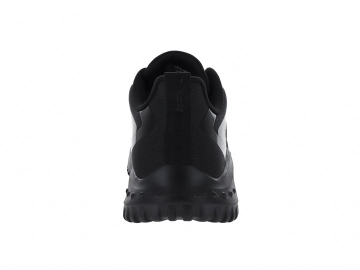 Tenis deportivos Calvin Klein color negro con suela gruesa y detalles brillantes.