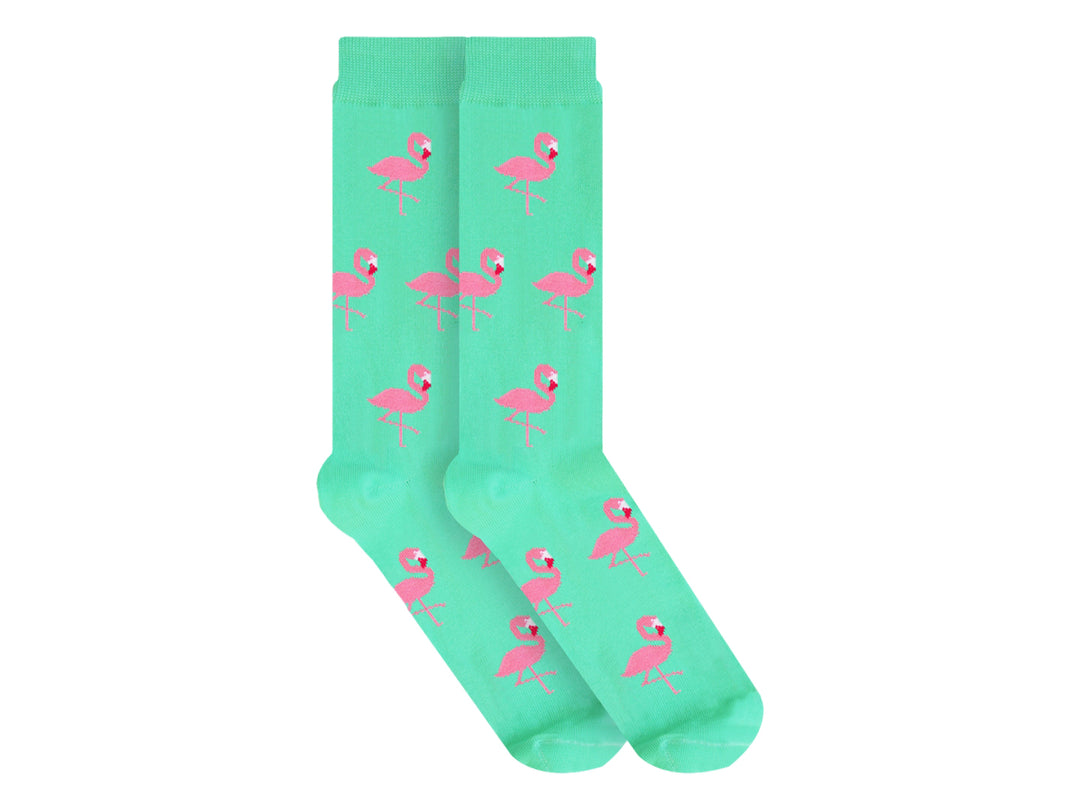 Par de calcetines color aqua con estampado de flamencos rosas.