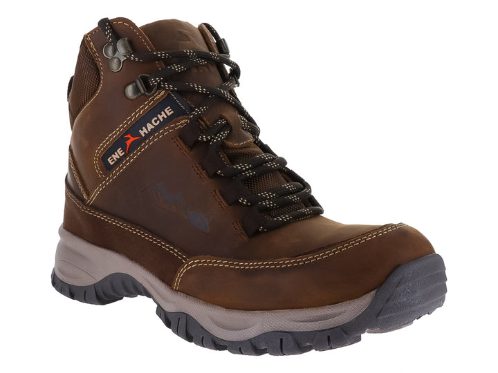Bota de cuero color cobre para hombre con suela gris robusta y cordones.
