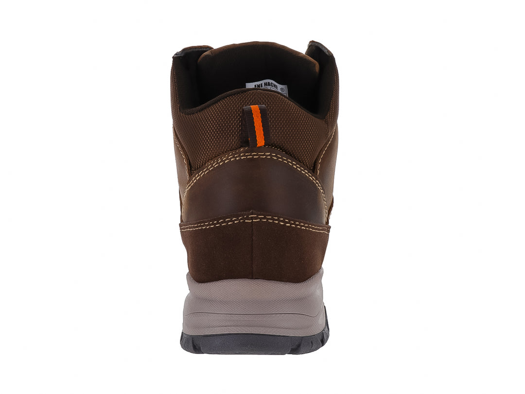 Bota de cuero color cobre para hombre con suela gris robusta y cordones.