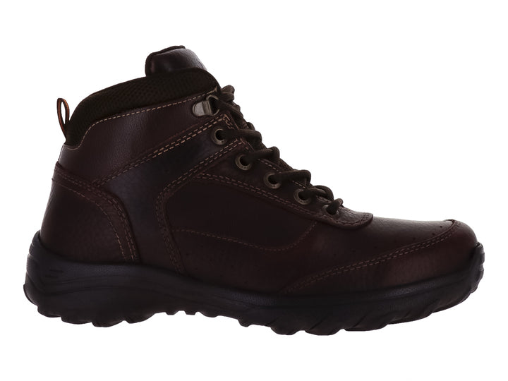 Bota para hombre de color marrón oscuro con suela negra y cordones.