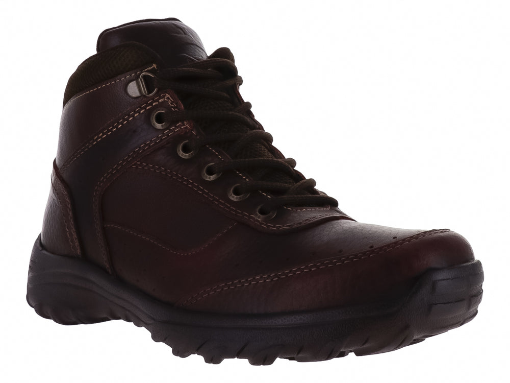 Bota para hombre de color marrón oscuro con suela negra y cordones.