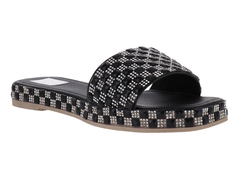 Sandalia negra para mujer con adornos de pedrería plateada en forma de cuadros brillantes.