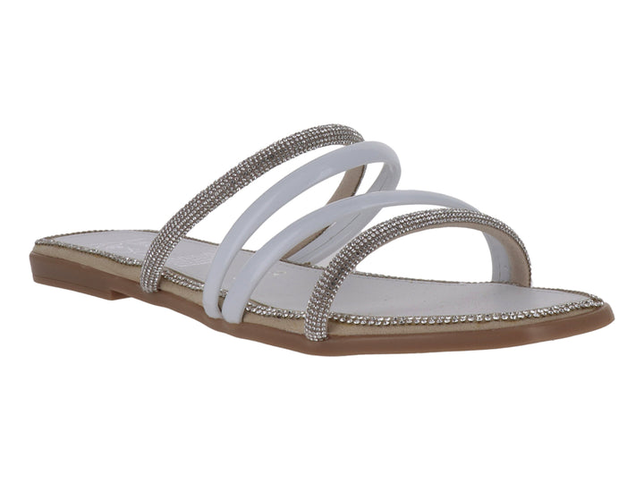 Sandalia plana para Niña en color blanco y plata con tiras brillantes decorativas.