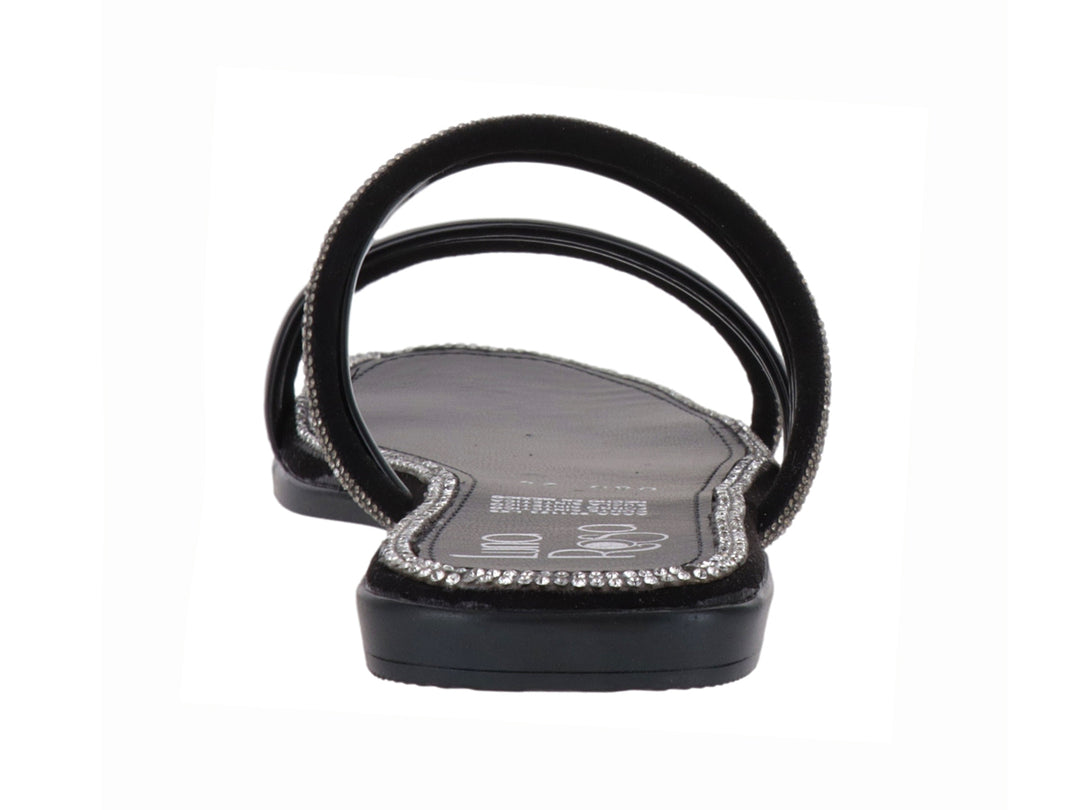 Sandalia plana color negro para mujer con tiras cruzadas decoradas con brillantes dorados.