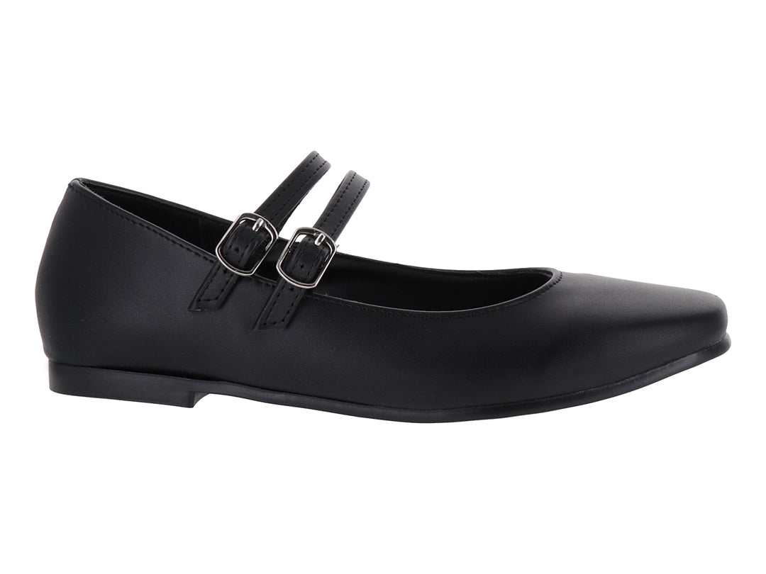 Zapato plano color negro con dos correas y hebillas plateadas.