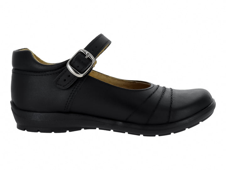 Zapato escolar negro de piel para niña con correa y hebilla plateada.