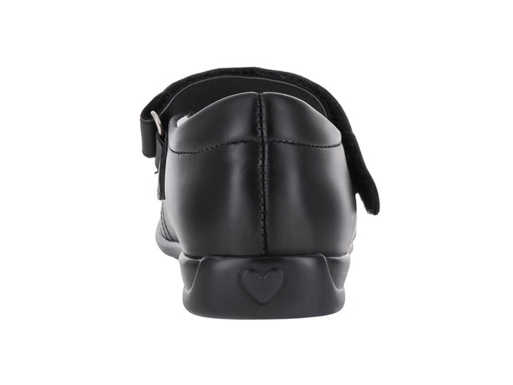 Zapato infantil color negro de material sintético con correa de ajuste y detalles de estrellas en la punta.