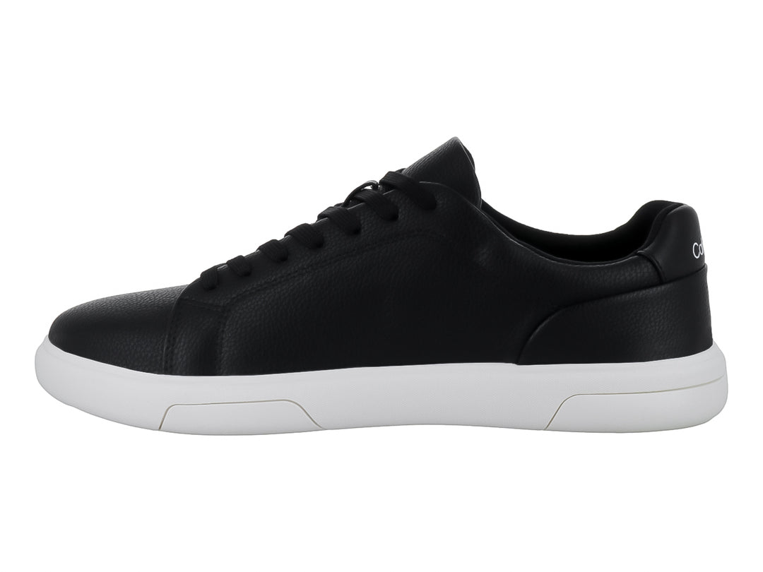 Tenis Calvin Klein para hombre en color negro con suela blanca.