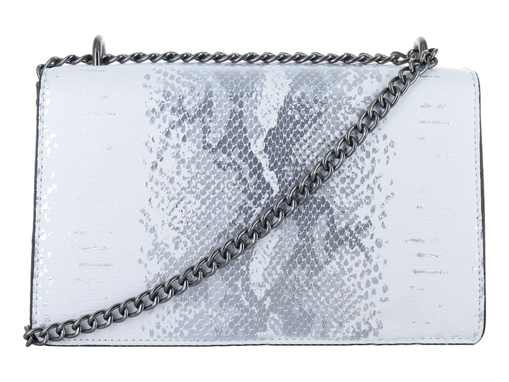 Bolso de hombro blanco con estampado de serpiente, cadena plateada y broche frontal en forma de serpiente.