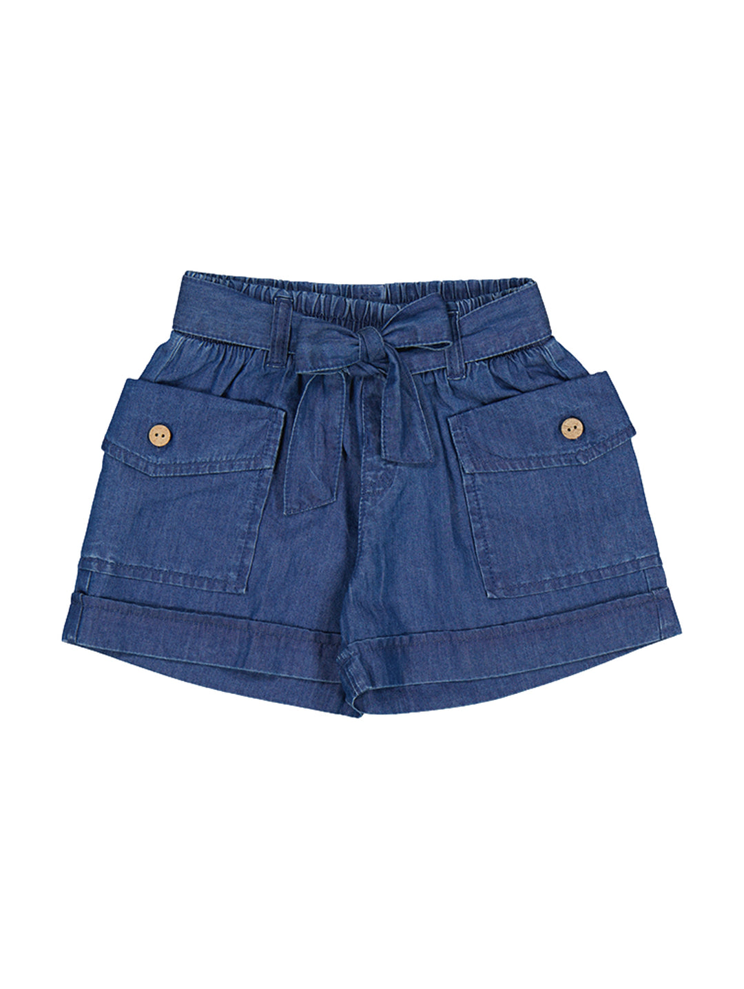 Short de mezclilla azul oscuro para niña con cintura elástica, cinturón y bolsillos frontales con botones.