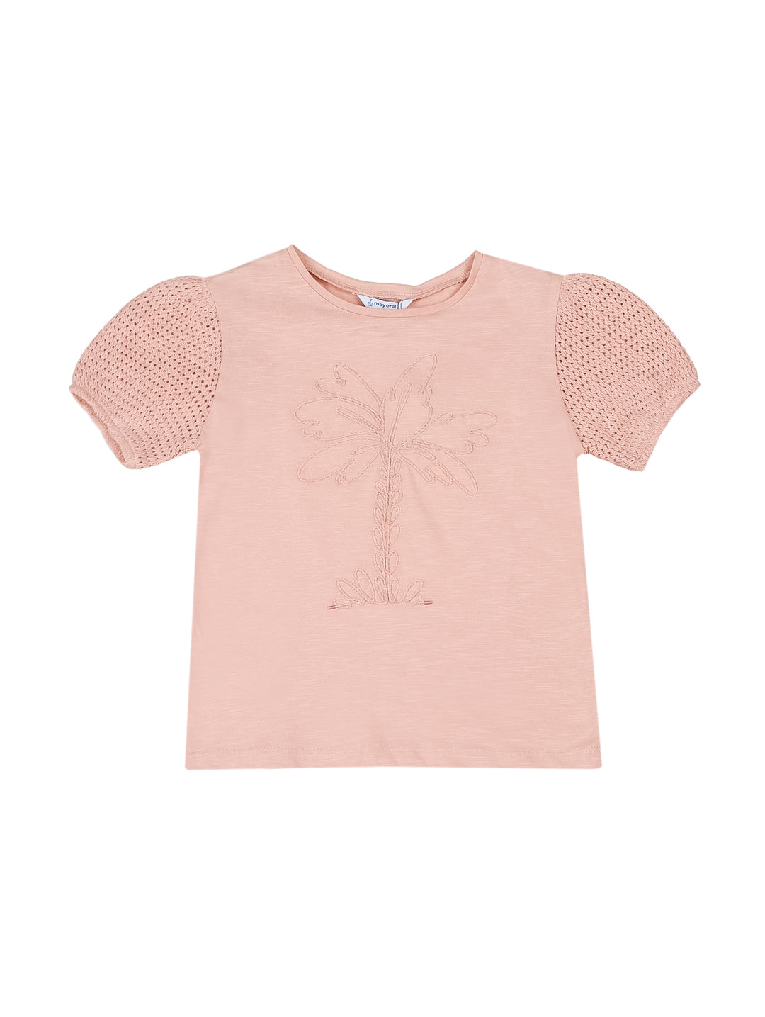 Blusa color rubor para niña con mangas texturizadas y diseño de palmera al frente.