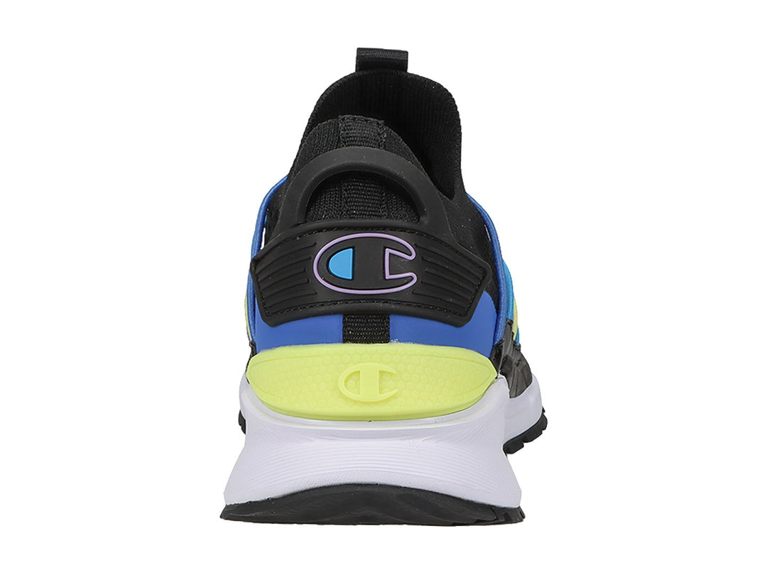Tenis deportivos Champion color negro con detalles en azul y amarillo, suela blanca y cordones elásticos multicolores.