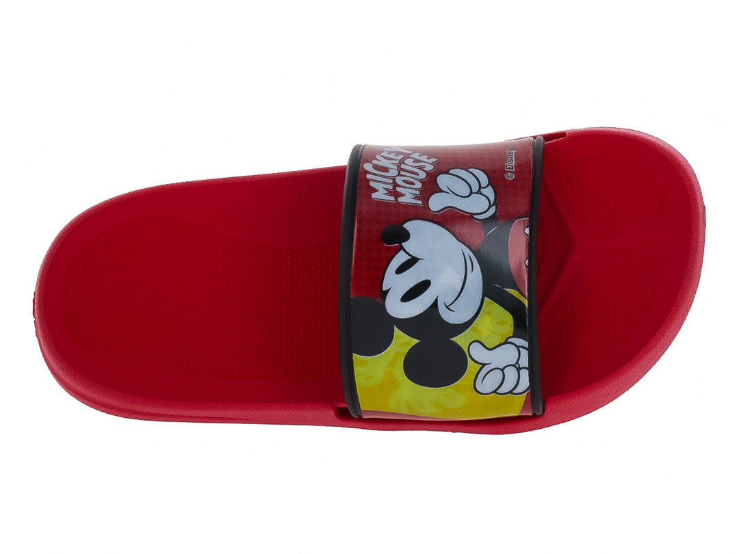 Sandalia roja tipo slide con estampado de Mickey Mouse en la banda.