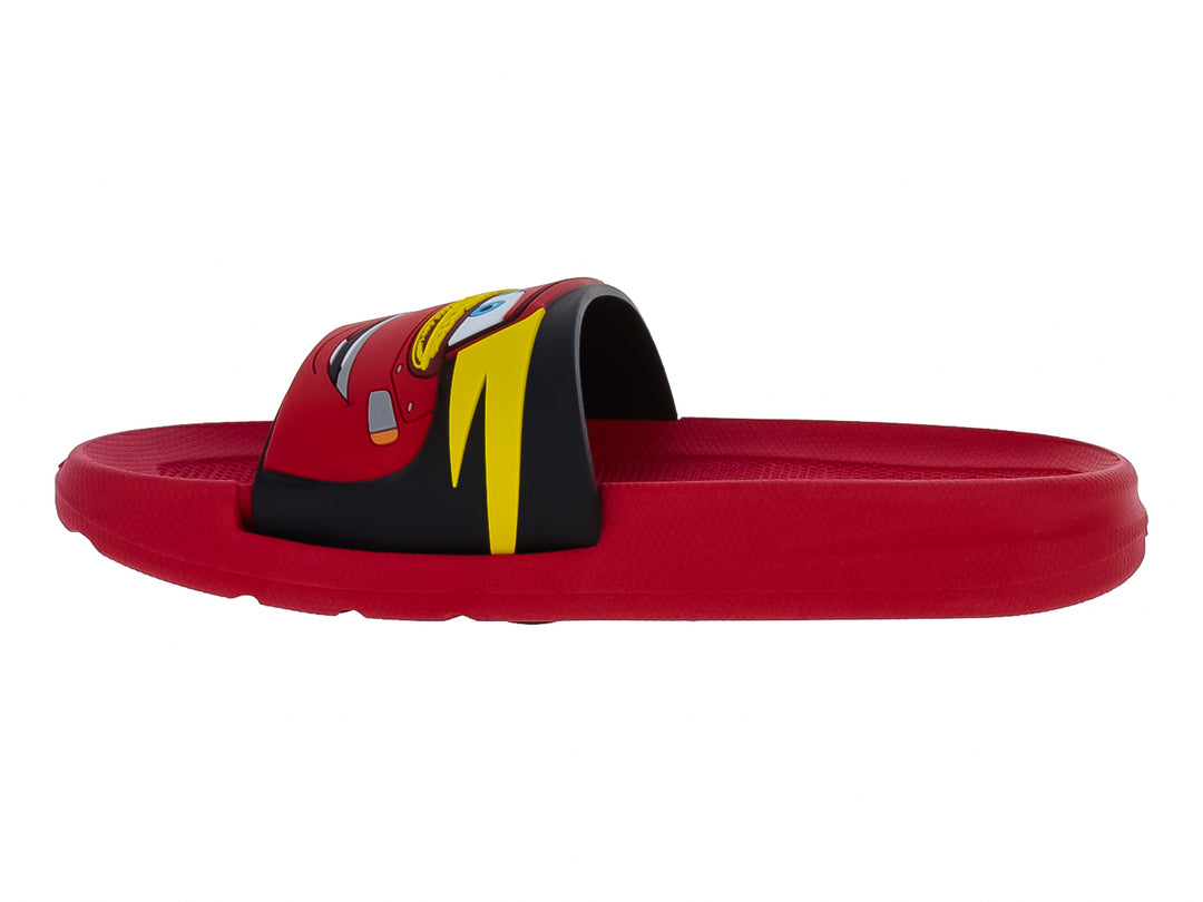 Sandalia roja para niño con diseño gráfico colorido en la banda superior.