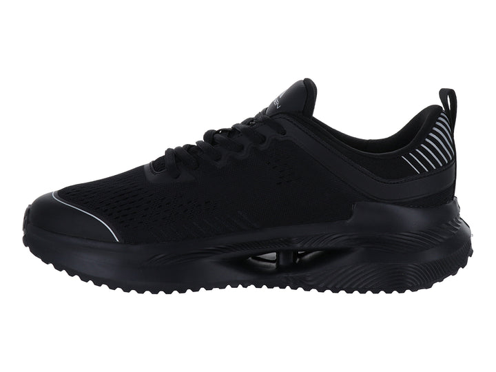 Tenis deportivos Clasben color negro con detalles en gris y suela robusta.