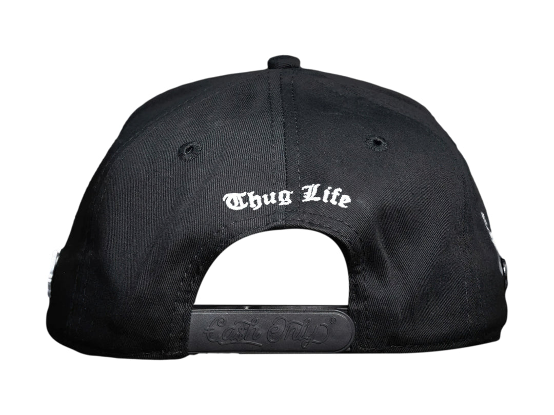 Gorra snapback color negro con texto bordado en blanco &