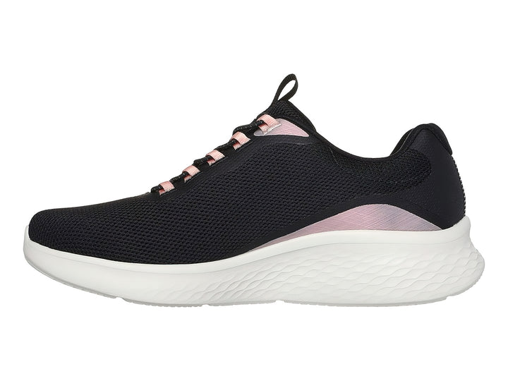 Tenis deportivos Skechers color negro con detalles en rosa y suela blanca.