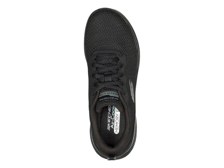 Tenis deportivos Skechers color negro con tejido de malla y suela Skech-Lite.