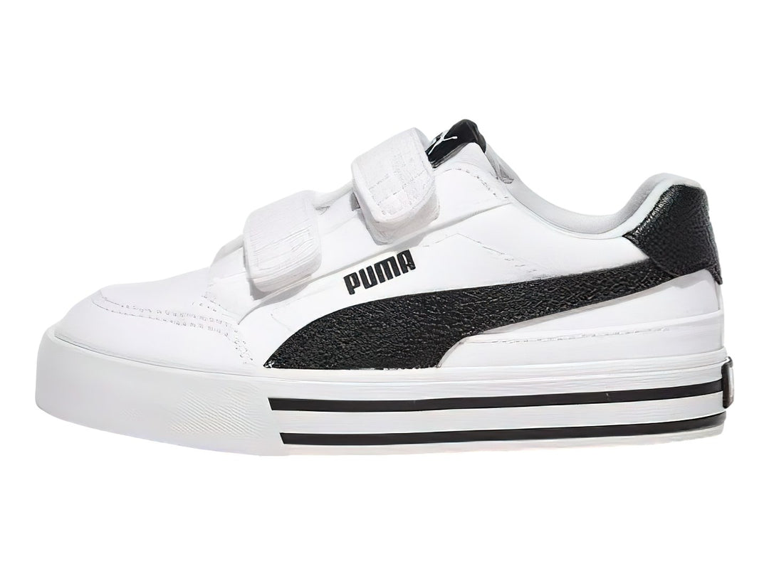 Tenis PUMA blancos para niño con cierres de velcro y detalles en negro en el talón y la suela.