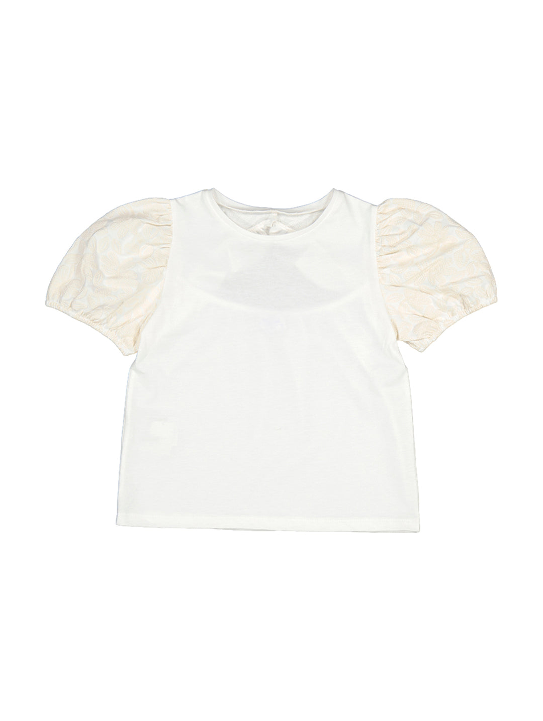 Camiseta color crudo para niña con mangas abullonadas.