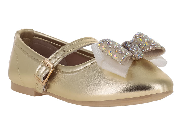 Zapato plano dorado para niña con moño decorativo con brillantes y correa con hebilla.