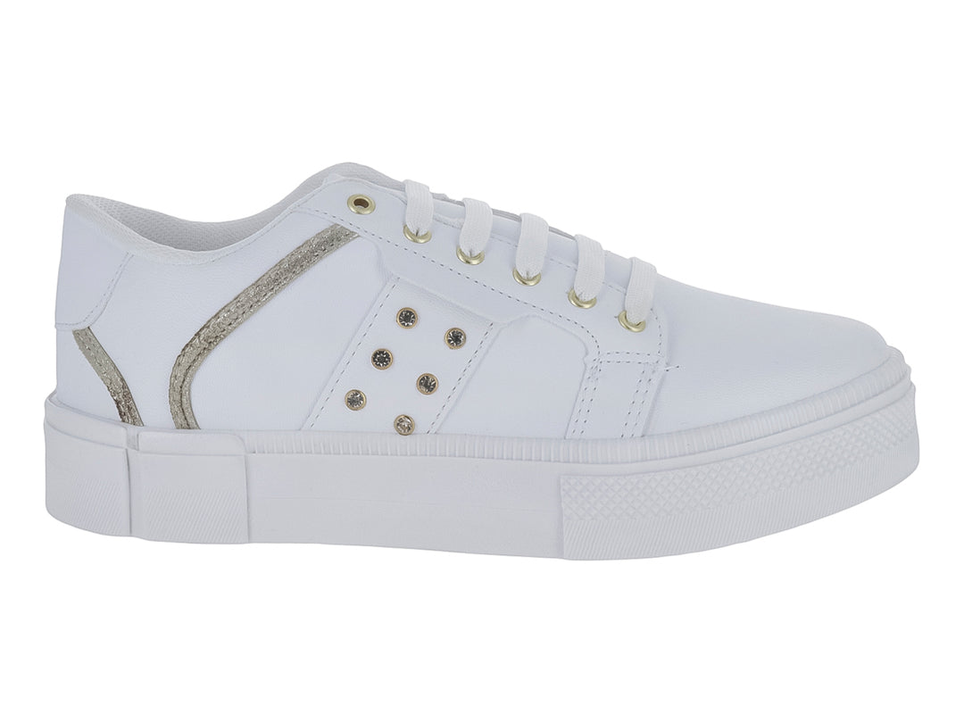 Tenis blancos de plataforma para Mujer con detalles brillantes y estoperoles dorados laterales.