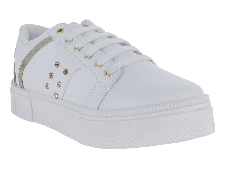 Tenis blancos de plataforma para Mujer con detalles brillantes y estoperoles dorados laterales.