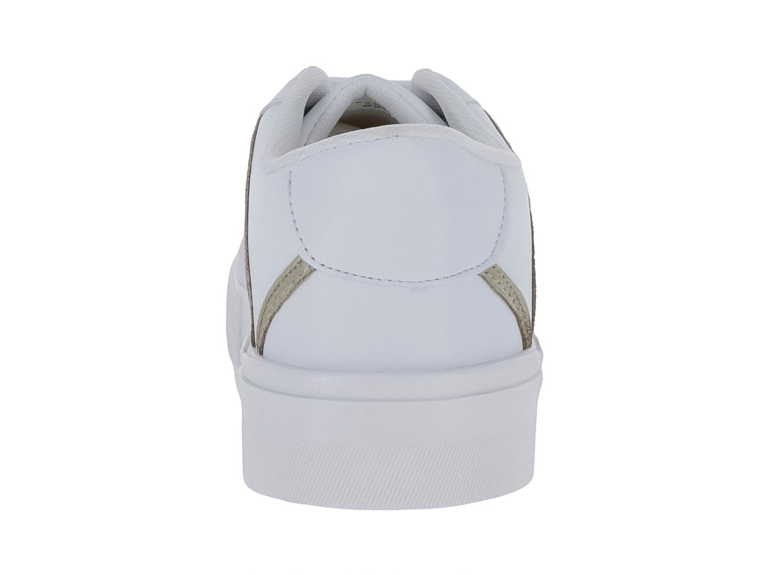 Tenis blancos de plataforma para Mujer con detalles brillantes y estoperoles dorados laterales.