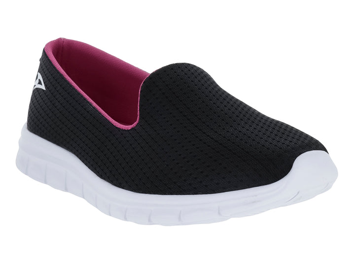 Zapato deportivo slip-on color negro con detalles en fucsia y suela blanca de la marca Andrax.