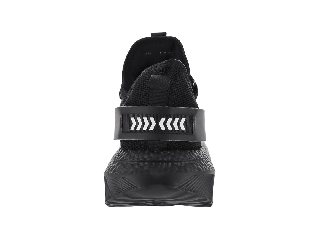 Tenis de baloncesto Andrax color negro con detalles blancos y suela robusta.