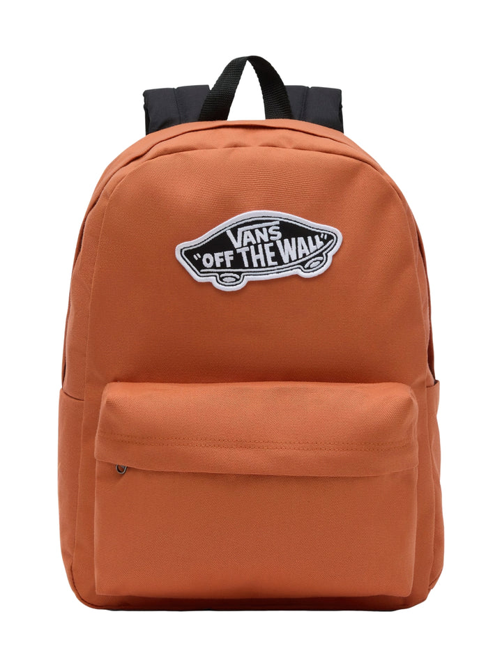 Mochila escolar Vans color naranja marrón con bolsillo frontal y correas negras.