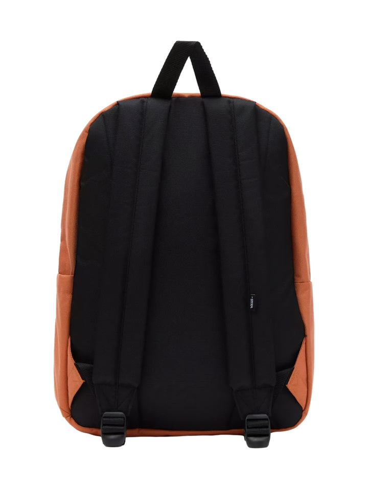 Mochila escolar Vans color naranja marrón con bolsillo frontal y correas negras.