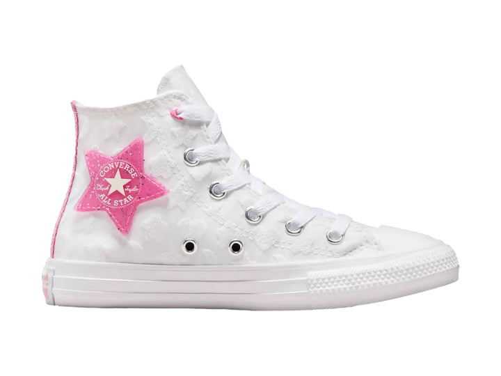 Tenis Converse blancos de bota con una estrella rosa brillante en el lateral.