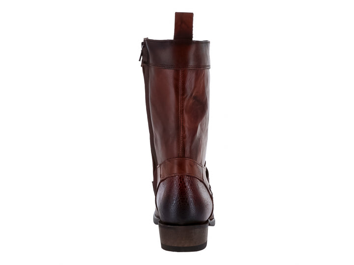 Bota vaquera color marrón con textura de piel de lagarto en la punta y cuerpo liso.
