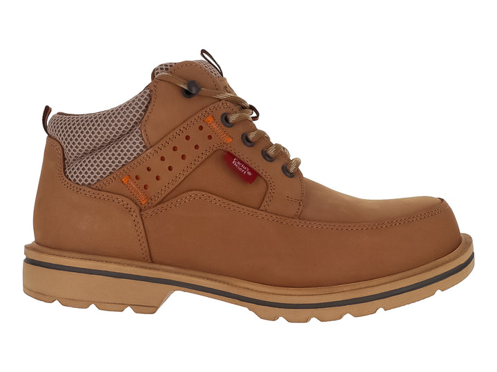 Botín color miel de material nubuck con suela robusta y detalles en color naranja.