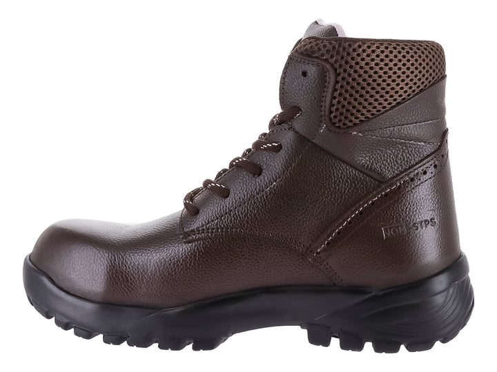 Bota de seguridad Cactus color café con suela negra y puntera reforzada para ropa de trabajo.