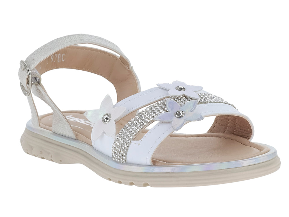 Sandalia blanca para niña con adornos de flores y detalles brillantes en la parte frontal.