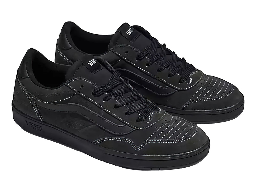 Tenis VANS Cruze Too ComfyCush en color negro, vista lateral sobre fondo blanco.