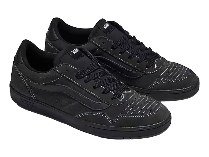 Tenis VANS Cruze Too ComfyCush en color negro, vista lateral sobre fondo blanco.