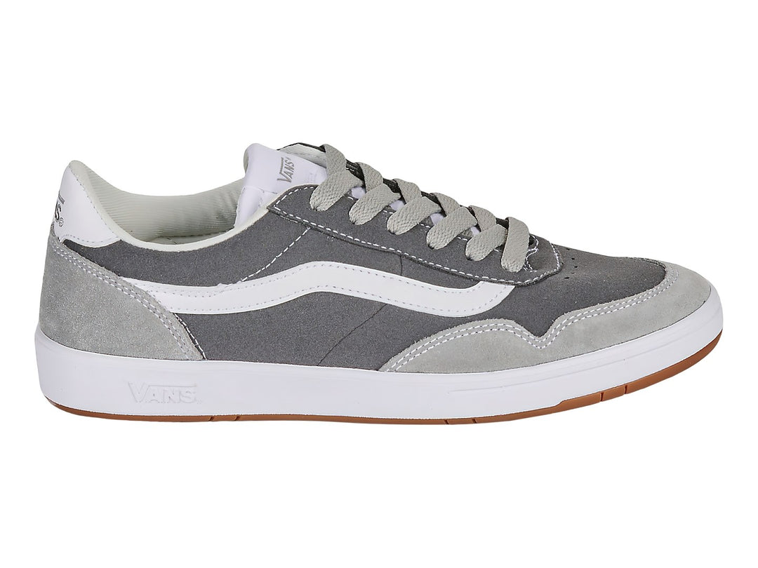 Tenis Vans modelo Cruze Too ComfyCush en color gris pewter con detalles blancos y suela de goma.