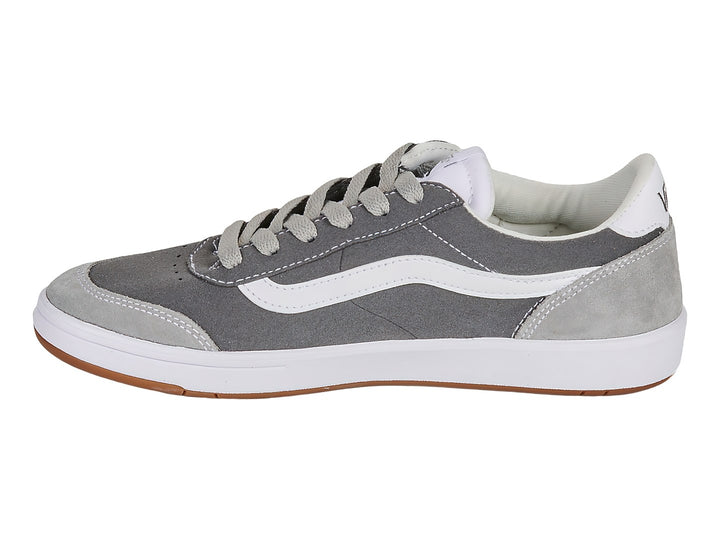 Tenis Vans modelo Cruze Too ComfyCush en color gris pewter con detalles blancos y suela de goma.